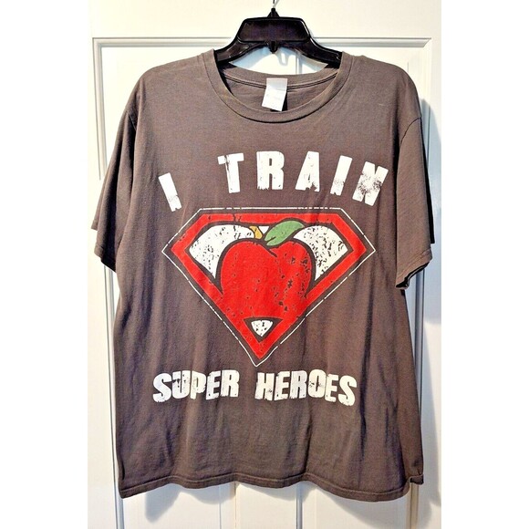 I Train Super Heroes Men's Size Large T-Shirt Coach Fitness Fast Shipping Teach - Picture 4 of 16